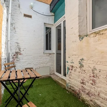 House With Garden 6p 3br בית נופש רובייש