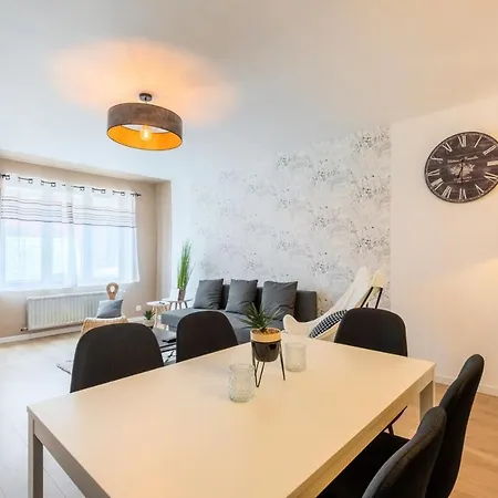 House With Garden 6p 3br * רובייש