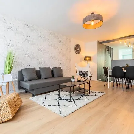 House With Garden 6p 3br רובייש