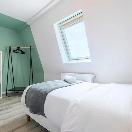 House With Garden 6p 3br בית נופש רובייש