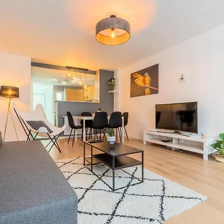 House With Garden 6p 3br בית נופש *
