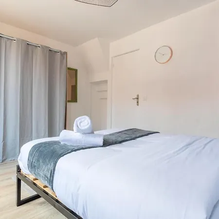 House With Garden 6p 3br בית נופש רובייש